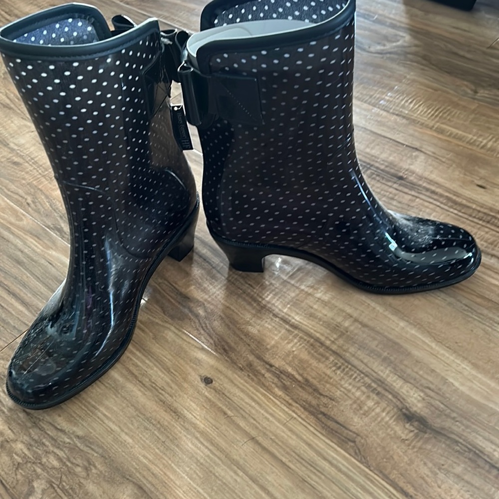 Heeled rubber boots